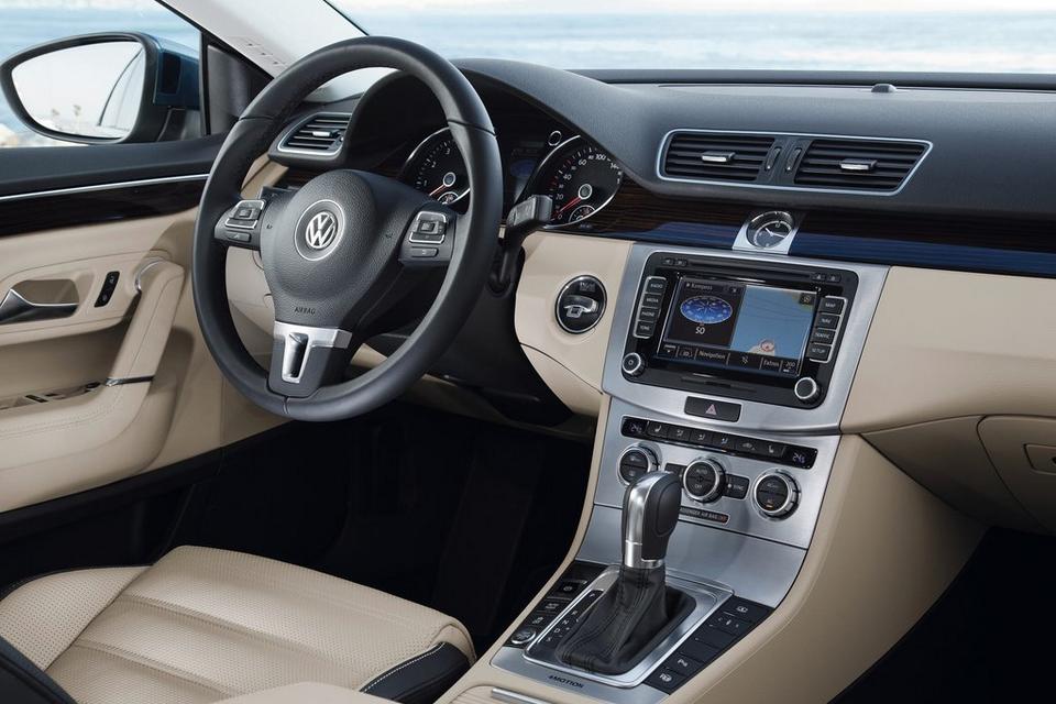 Volkswagen-CC-2013-3.jpg