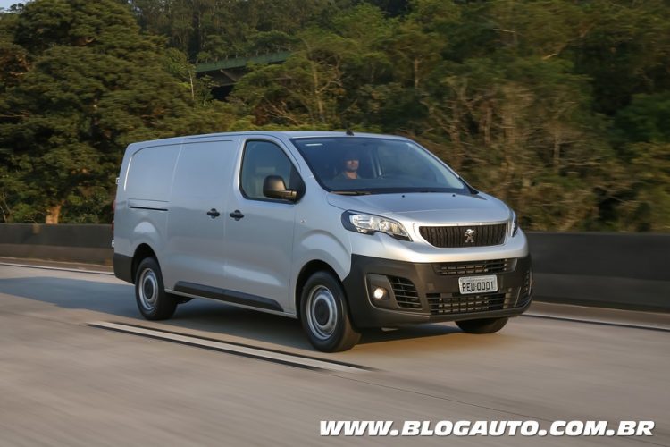 Resultado de imagem para Peugeot lança furgão Expert com motor 1.6 turbodiesel.