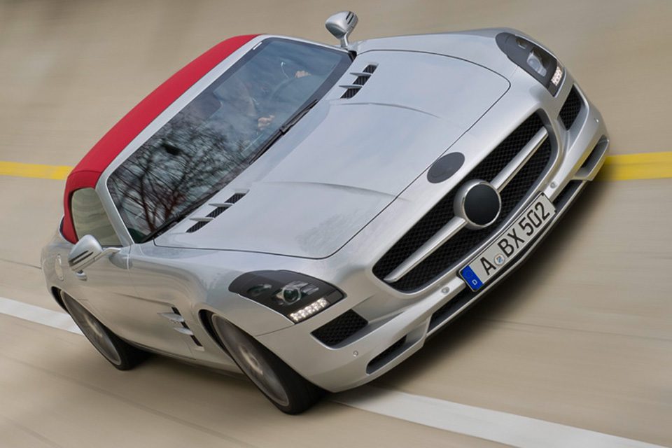 Mercedes revela imagens do SLS AMG Roadster