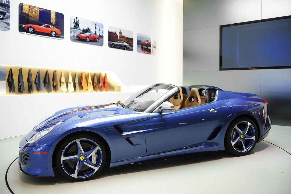 Ferrari apresenta a Superamerica 45, um esportivo mais que especial