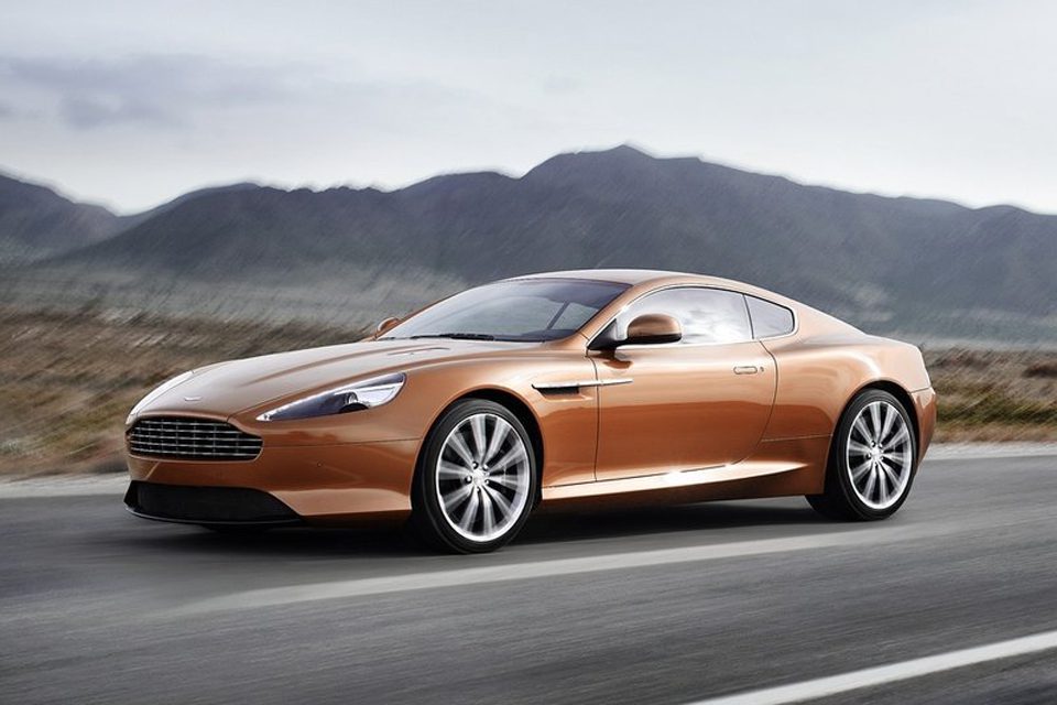 Aston Martin Virage chega ao Brasil em agosto por R$ 1,065 milhão