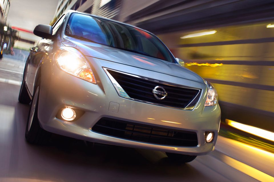 Nissan Versa chega aos EUA como o automóvel mais barato do país
