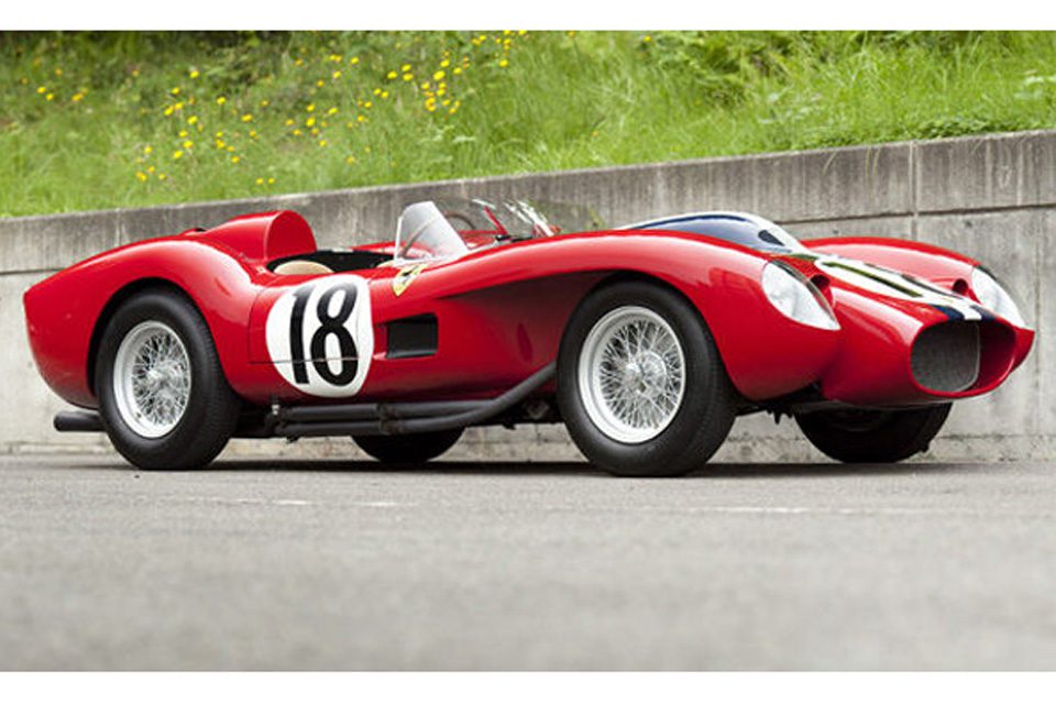 Ferrari Testa Rossa de 1957 é leiloado por US$ 16,4 milhões
