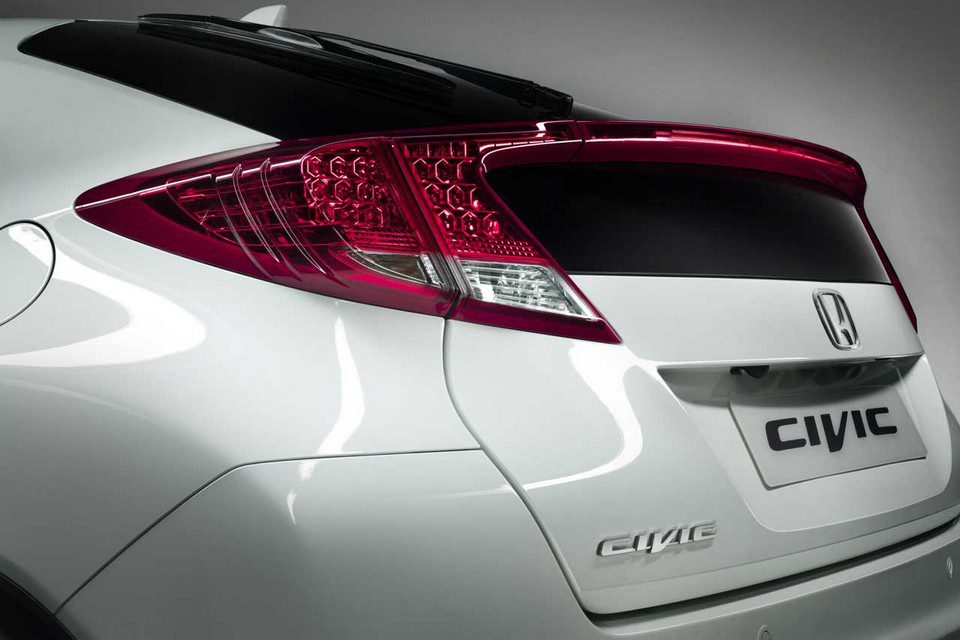 Honda mostra teaser do novo Civic Hatch europeu