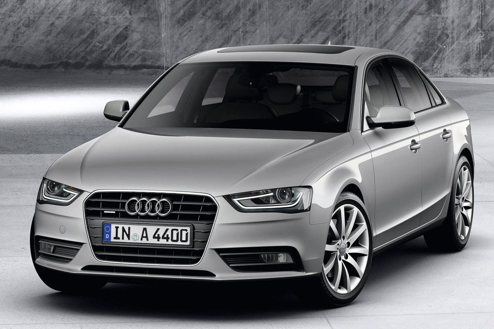 Audi mostra face-lift da família A4