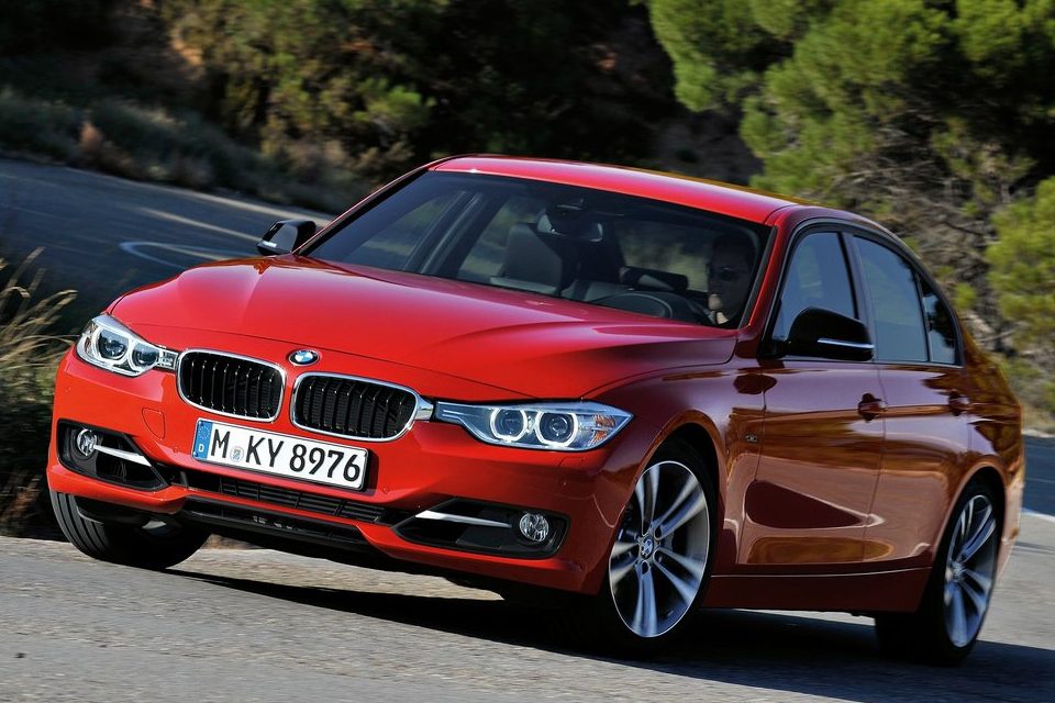 BMW revela sexta geração do Série 3