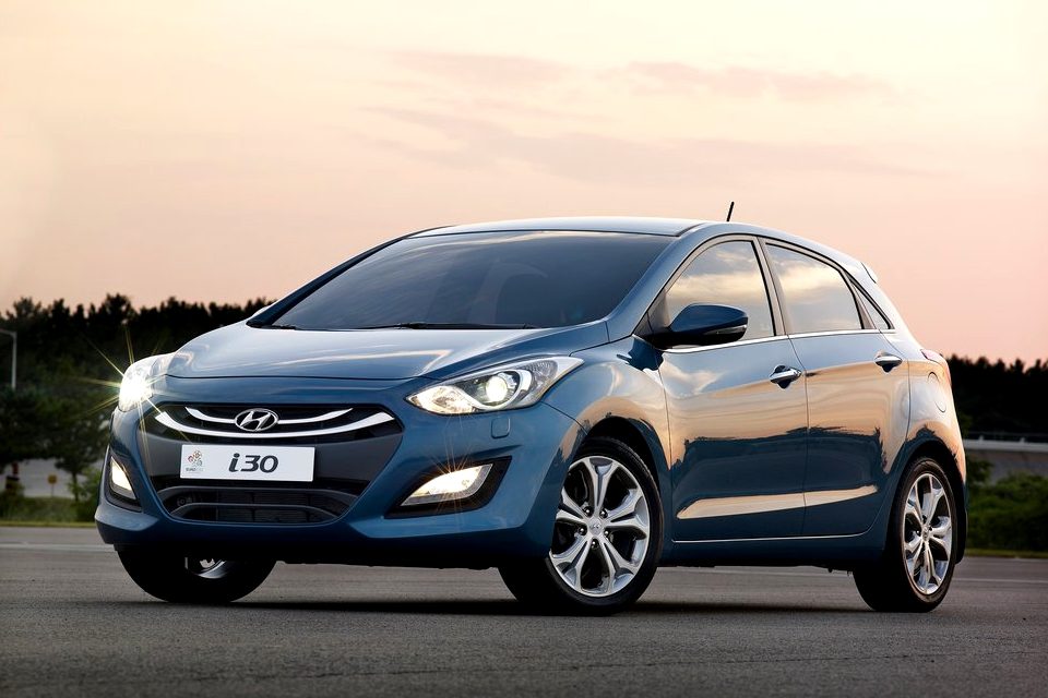 Hyundai i30 poderá ganhar versão híbrida em 2012