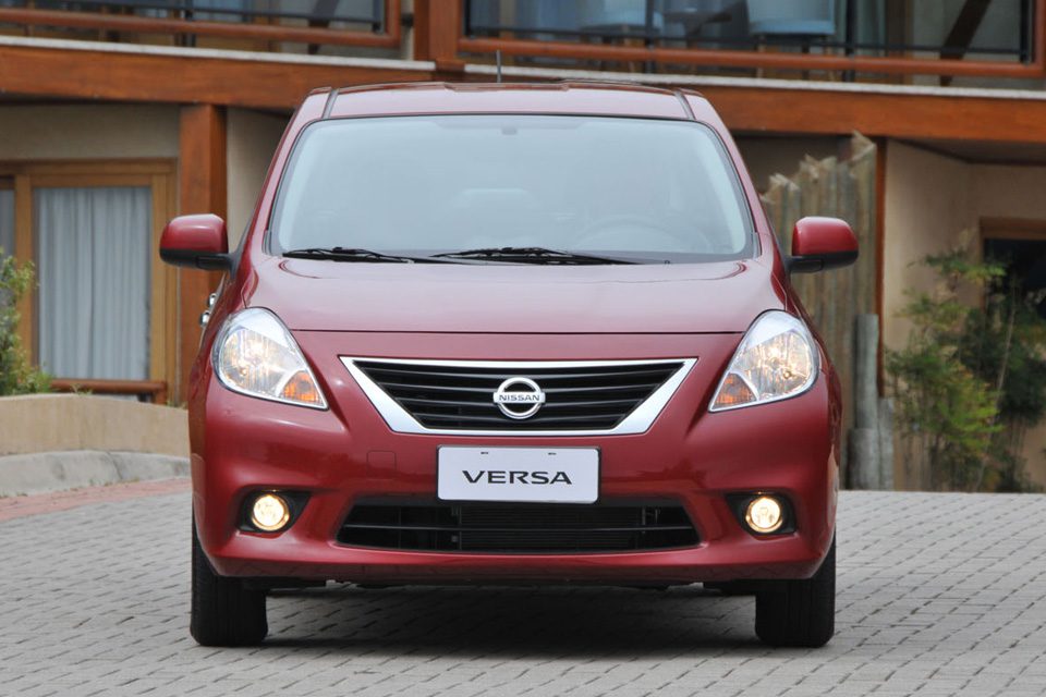 Nissan Versa chega ao Brasil a partir de R$35.490