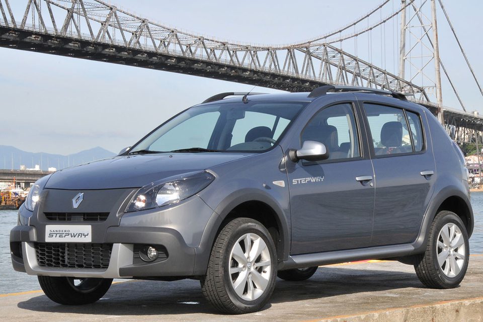 Renault lança Sandero Stepway com câmbio automático por R$ 47.490
