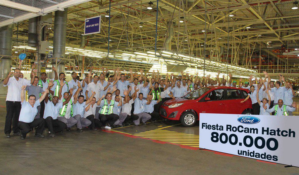 Ford comemora 800 mil unidades produzidas do Fiesta RoCam Hatch em Camaçari