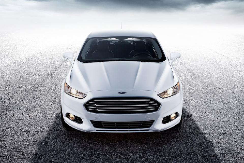 Ford apresenta segunda geração do Fusion. Sedã chega ao Brasil entre julho e agosto