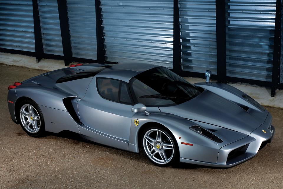 Sucessora da Ferrari Enzo chega ainda em 2012