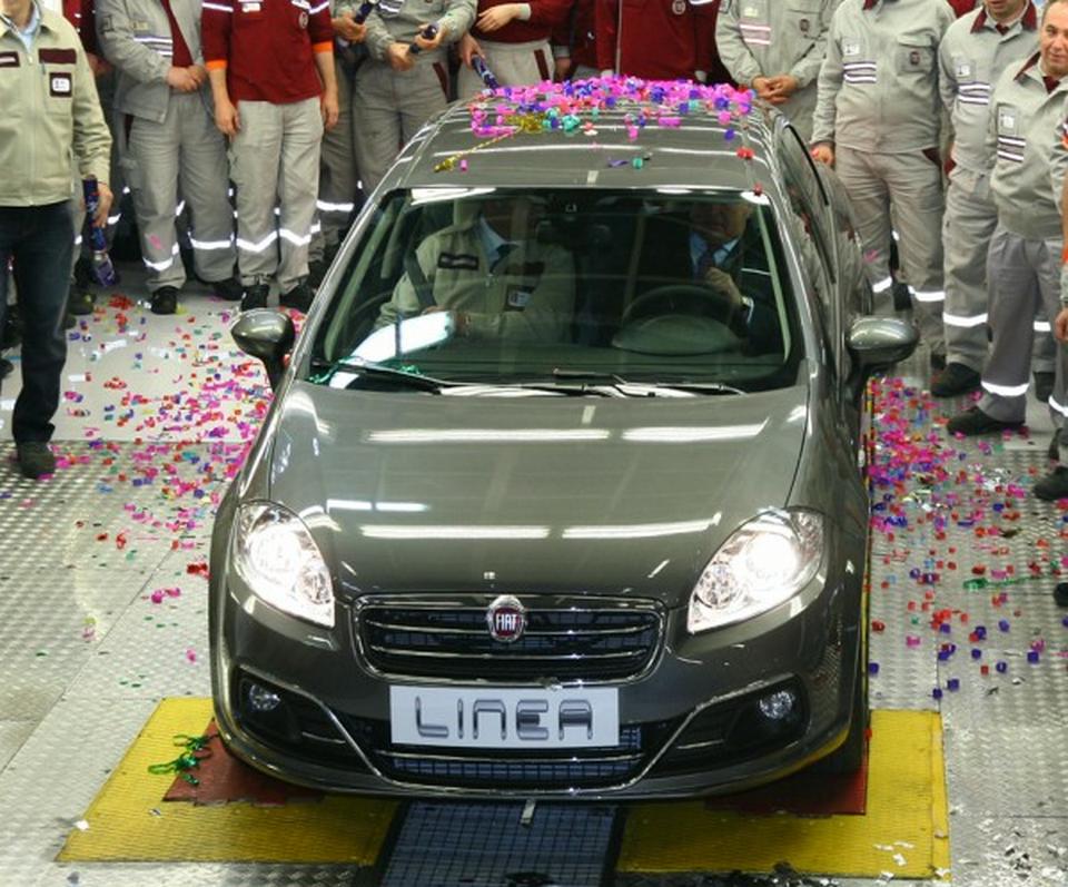 Fiat Linea reestilizado tem produção iniciada na Turquia