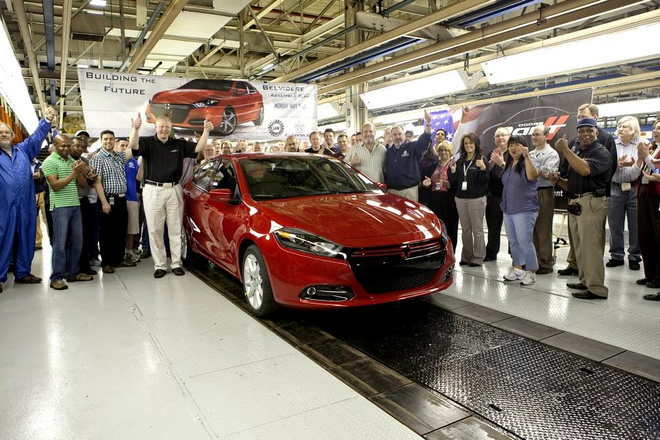 Chrysler inicia produção do novo Dodge Dart nos EUA