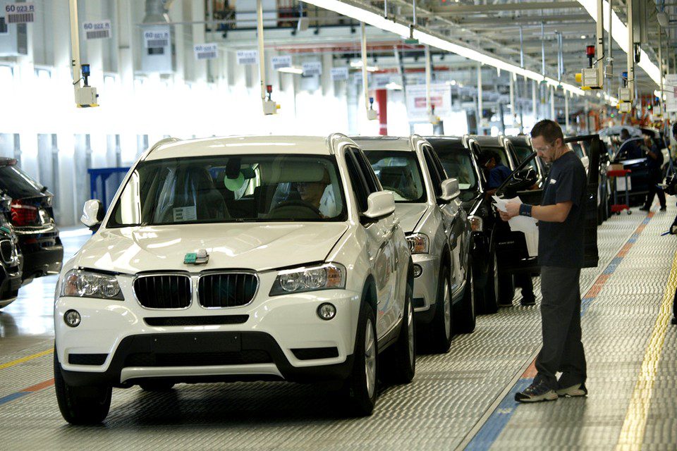 BMW “congela” planos de fábrica no Brasil