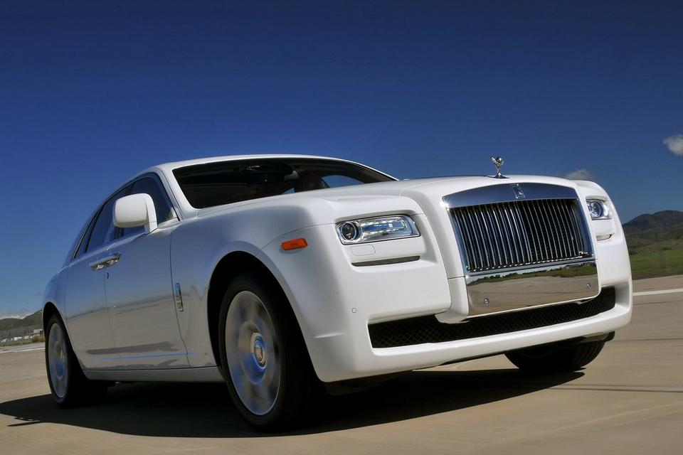 Rolls-Royce vende primeiro automóvel no Brasil