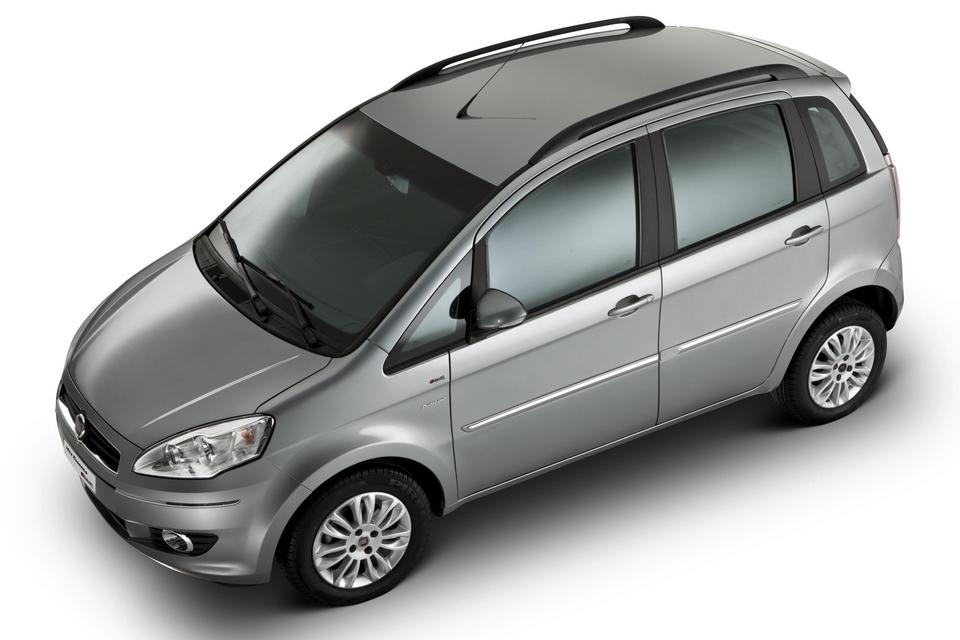 Fiat Idea 2013 tem novo painel e perde versão Sporting