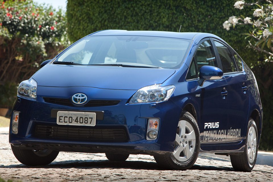 Toyota Prius já pode ser reservado e visto em concessionárias paulistanas