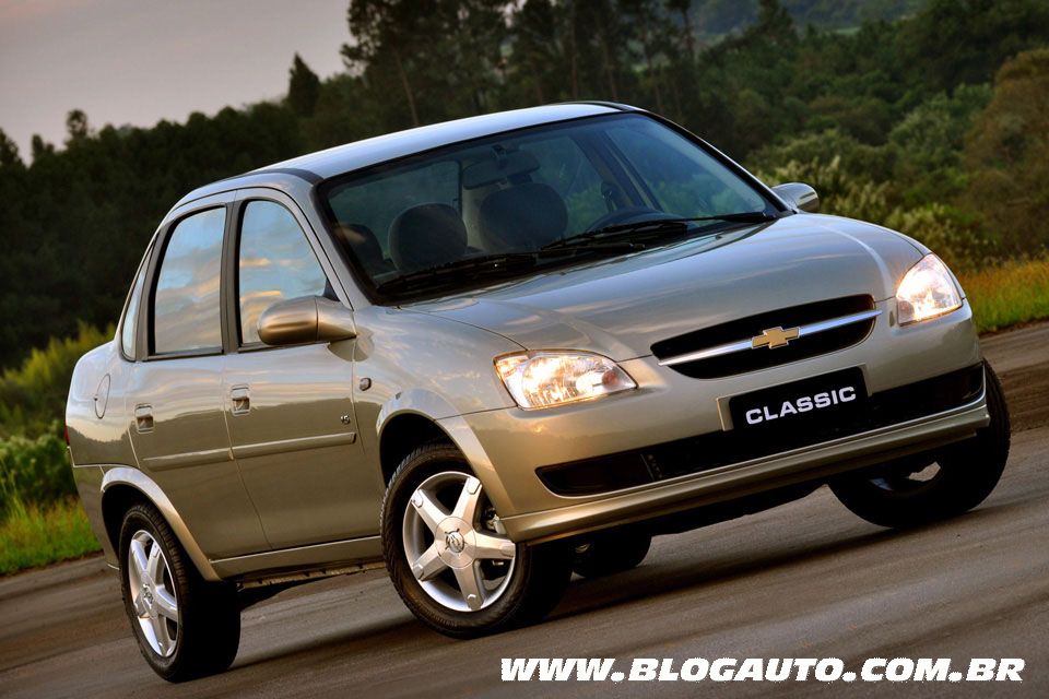 Chevrolet Classic com airbags e freios ABS ultrapassa os R$ 30 mil