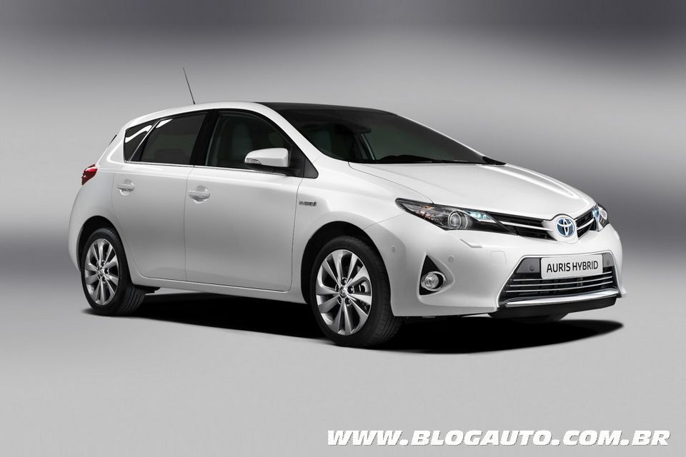 Toyota apresenta nova geração do Auris
