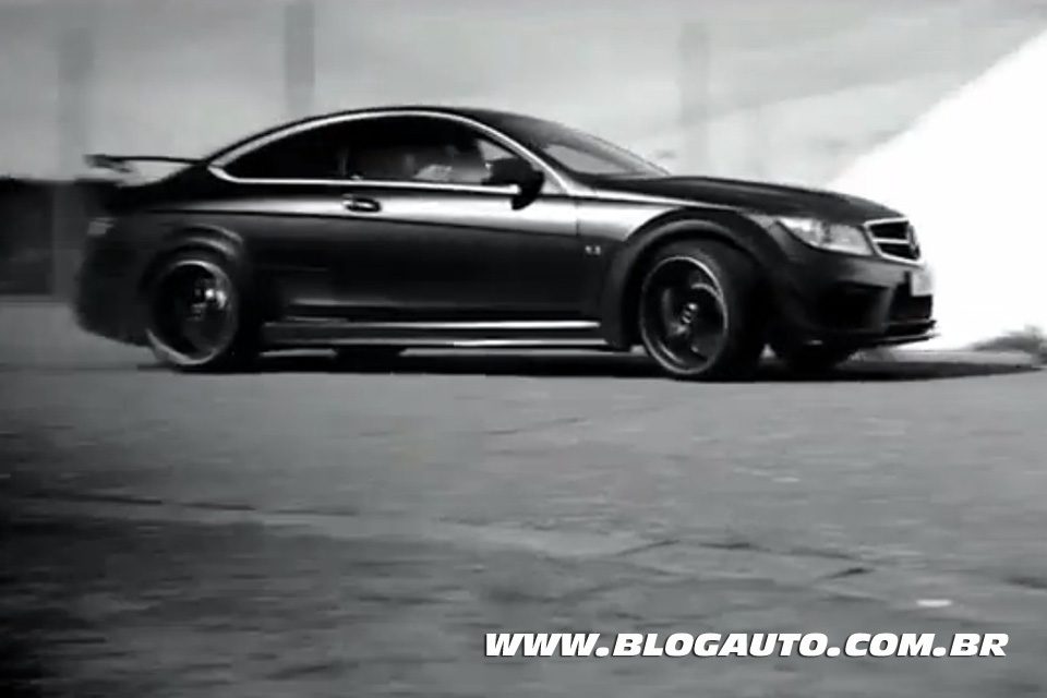 Conheça o Mercedes-Benz C63 AMG Black Series em vídeo