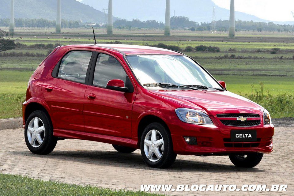 Chevrolet Celta 2014 com airbag e ABS sai por R$ 31.490