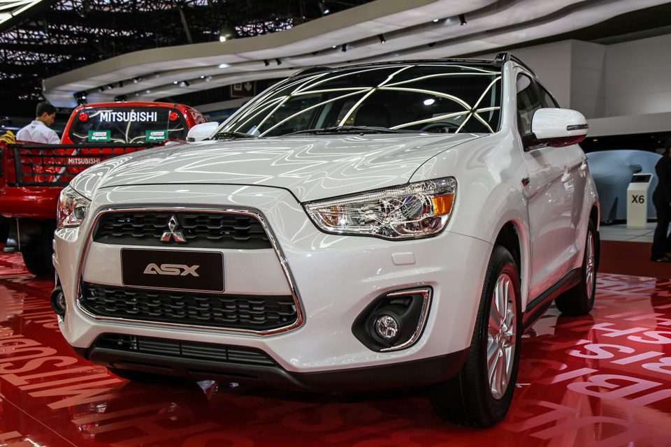 Mitsubishi ASX ganha reestilização na linha 2013