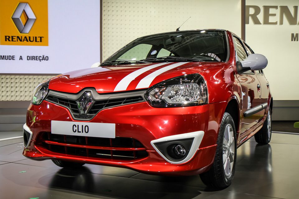 Renault Clio reestilizado terá opção de adesivos