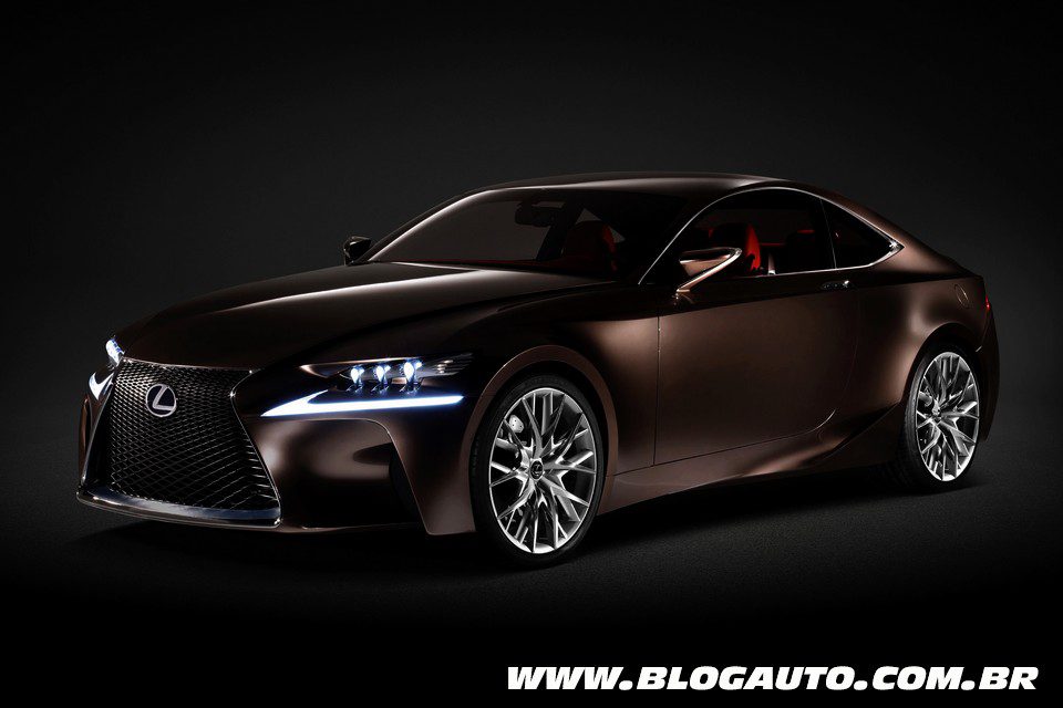 Lexus IS será apresentado no Salão de Detroit