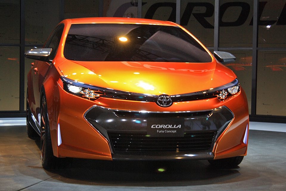 Toyota ultrapassa GM e é líder em vendas em 2012