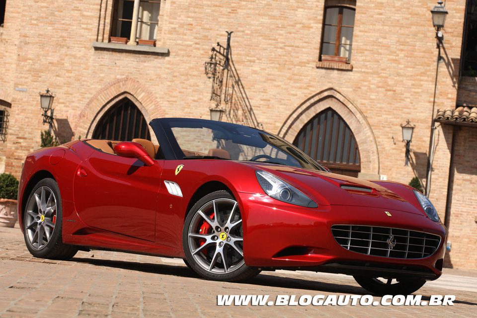 Ferrari quer vender no máximo 7 mil esportivos por ano