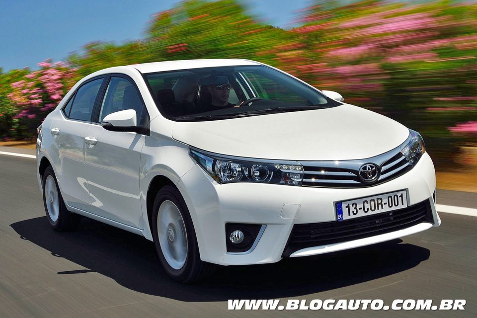 Novo Toyota Corolla chega em março de 2014 com câmbio de sete marchas