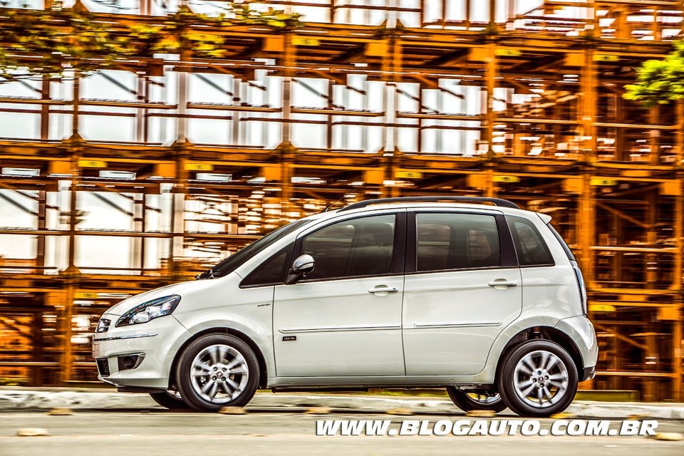 Fiat Idea Sublime 2014, série especial chega por R$ 52.150