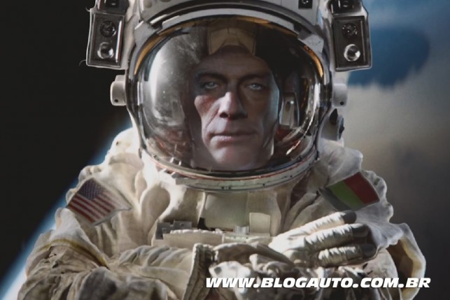 Van Damme no espaço