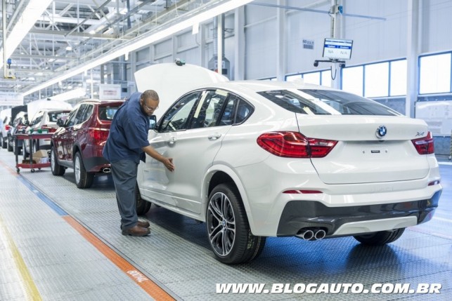 BMW X4 na linha de produção