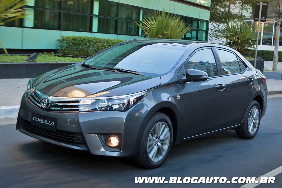 Avaliação: Toyota Corolla 2015 vira ‘sedã médio plus’