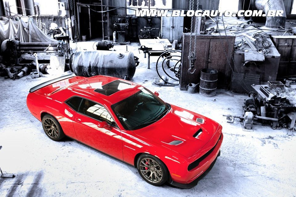 Dodge Challenger SRT Hellcat 2015