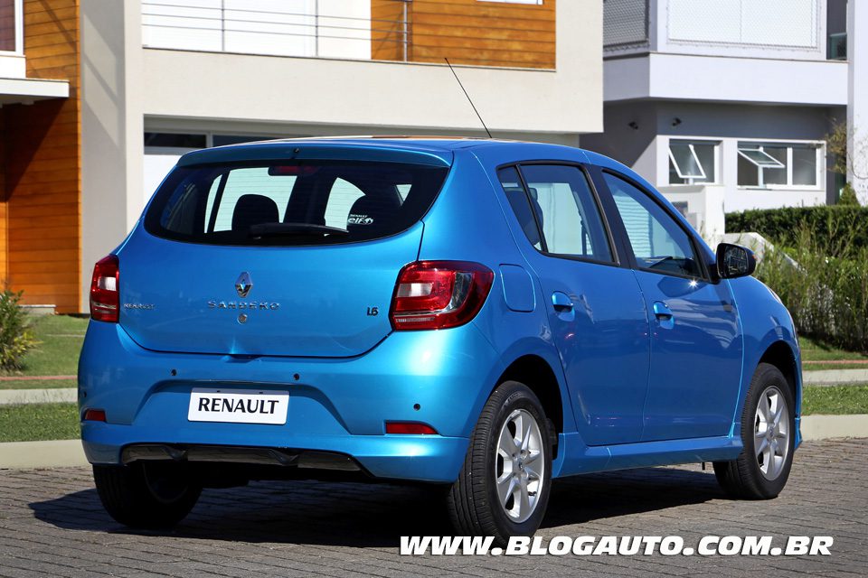 Renault Sandero 2015 a partir de R$ 29.890 até R$ 42.390