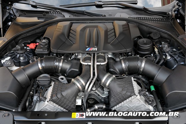 BMW M5 30 Anos - Motor V8