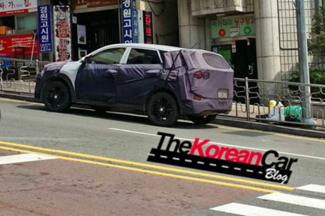 Hyundai ix35 reestilizado flagrado no exterior (Korean Car Blog)
