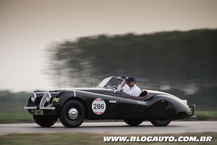 Modelo histórico da Jaguar no Mille Miglia 