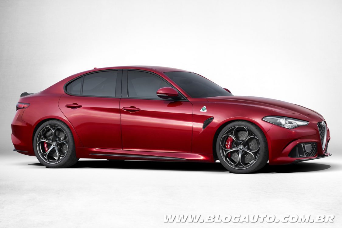 Alfa Romeo muda para encarar alemãs de luxo