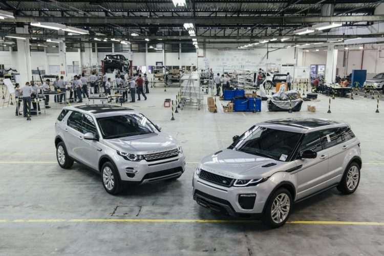 Discovery Sport e Land Rover Evoque na fábrica de Itatiaia