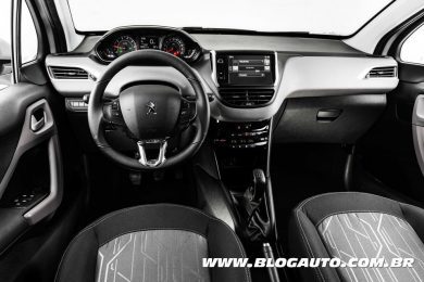 Peugeot 208 2017 1.2 litro