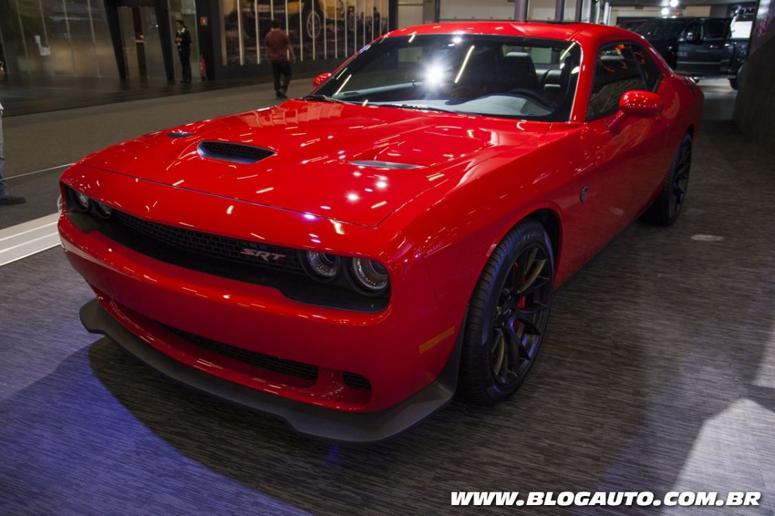 Dodge exibe Challenger SRT Hellcat no Salão do Automóvel