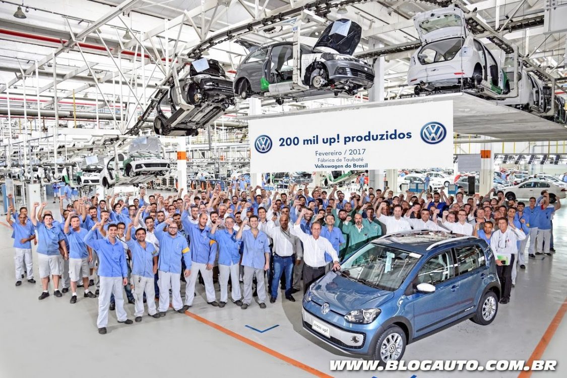 Volkswagen up! atinge 200 mil unidades produzidas no Brasil