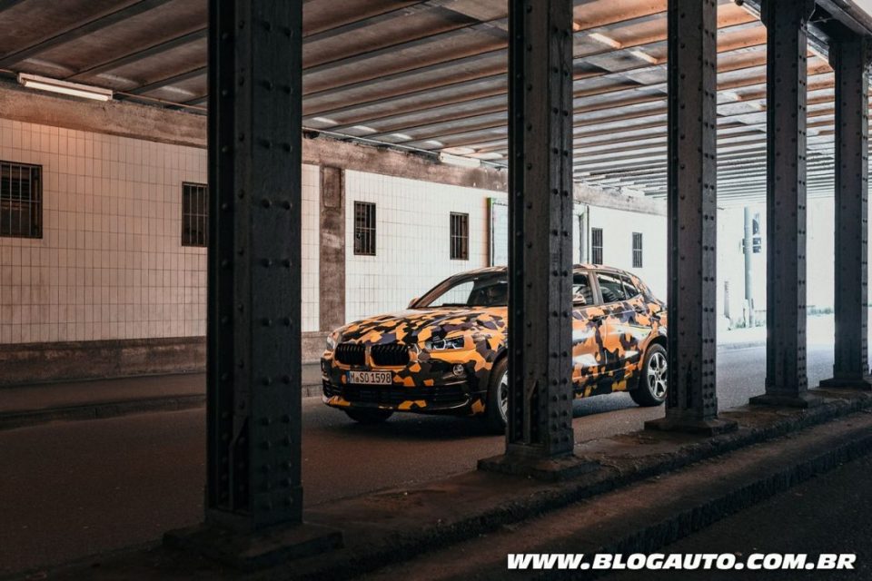 BMW X2 camuflado
