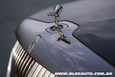 Rolls-Royce La Rose Noire Droptail