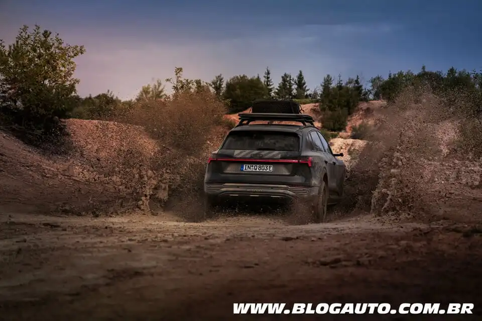 Audi Q8 E-Tron Dakar